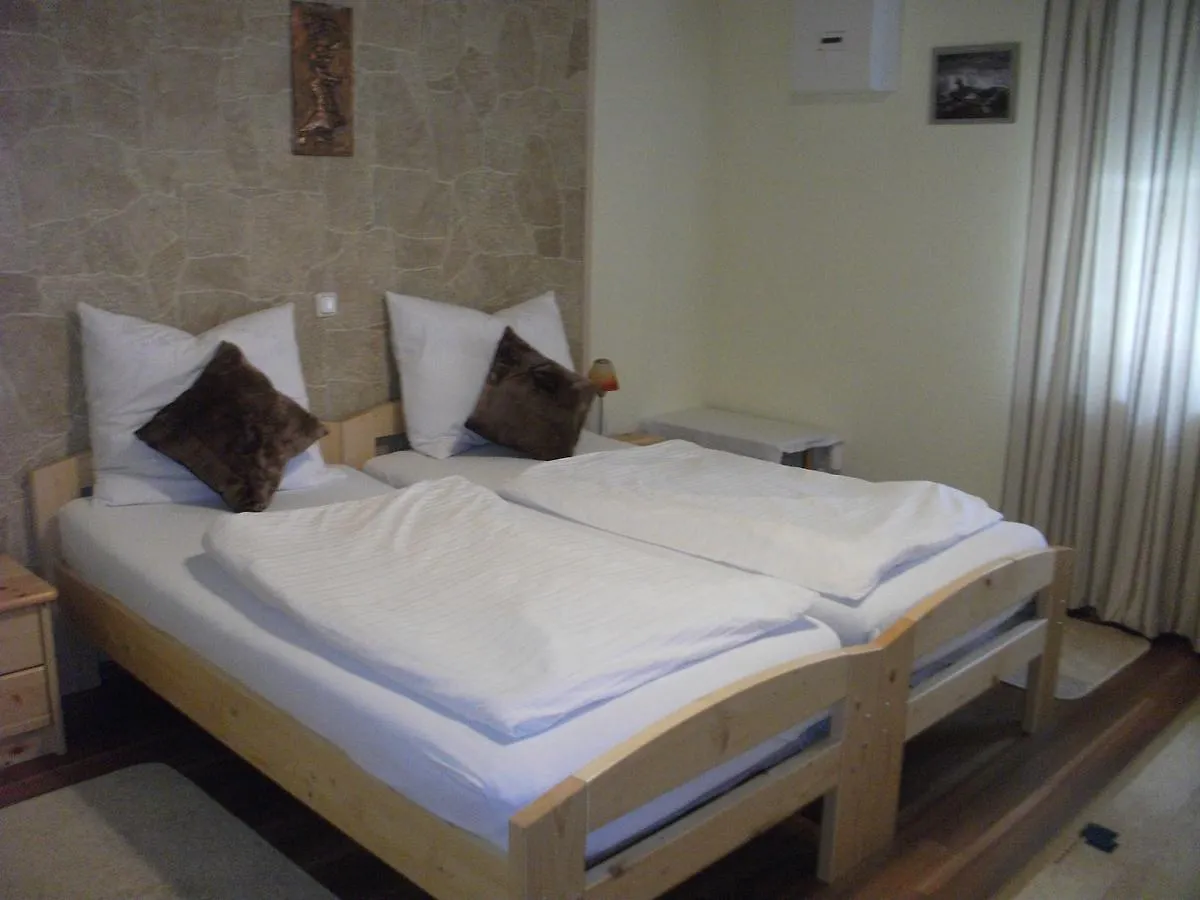 Apartment Ferienwohnung Fischer Mit Balkon Hambach